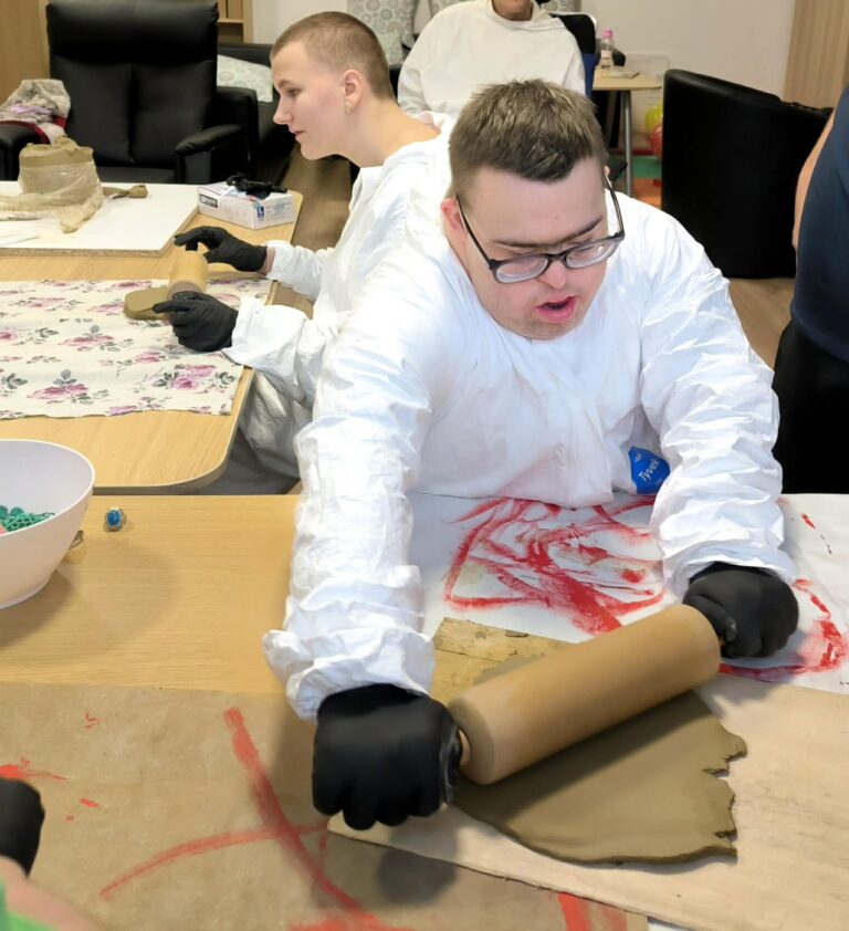 Arteterapia s keramikárkou